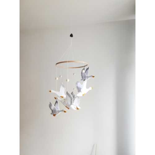 Goose baby nursery mobile - Baby mobile goose- Baby mobile neutral - Goose baby shower -Baby crib - felt gosse