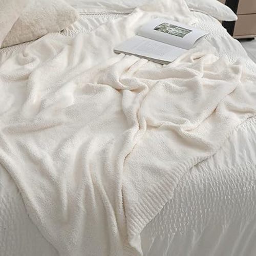 bearberry Super Soft Fluffy Throw Blanket Lightweight Cozy Warm Throw Blankets for Couch Bed Sofa All Season(Cream, 40”x50”)