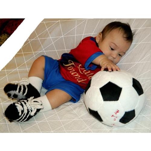 Crocheted soccer cleats for babies in four sizes