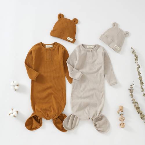 Organic Cotton Baby Gown & Hat Set | 2-Pack Newborn Clothes 0-6 Months | Gender Neutral Baby Gift | Tiny Alpaca