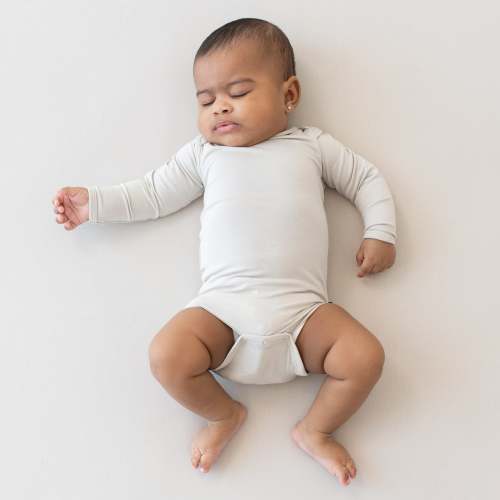 Long Sleeve Bodysuit in Oat | Infant Bodysuit | Kyte Baby