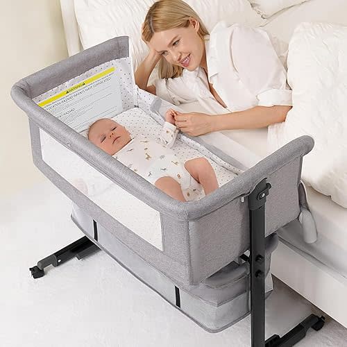 Baby Bassinet, 3 in 1 Bassinet Bedside Sleeper, Adjustable Height Bedside Sleeper with Rocking Mode, Breathable Mesh, Storage Basket, Wheels, Easy Assemble & Folding (Gray)