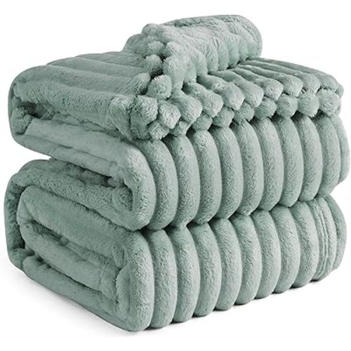 Bedsure GentleSoft Full Size Blankets for Bed - Cozy Soft Blankets for Women, Cute Large Throws for Girls, Sage Green, 84x90 Inches