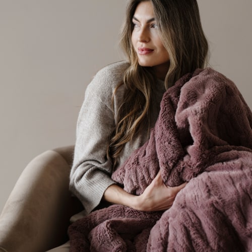 PATTERNED FAUX FUR THROW BLANKETS