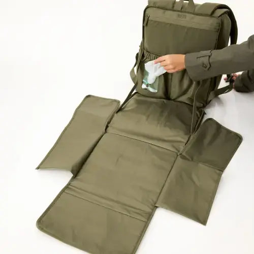 BÉIS 'The Ultimate Diaper Backpack' in Olive