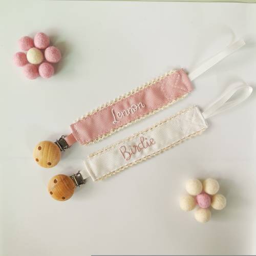 Custom hand embroidery name pacifier clip holder, Personalized fabric pacifier clip with wooden clip,hand embroiered name,baby shower gift