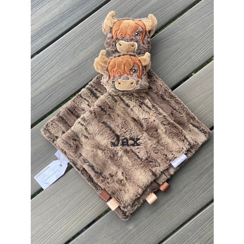 Handmade personalized highland cow lovey / animal baby tagged comfort / crinkle tag toy lovey / longhorn baby shower gift / embroidered name