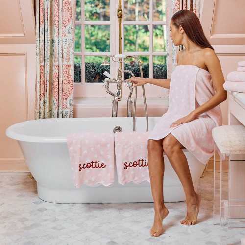 Scallop Patterned Bath Towel