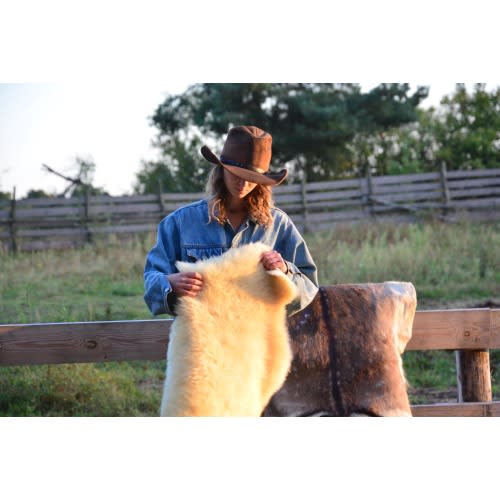 Golden Sheepskin, The golden fleece, a natural healing sheepskin | Only natural tannins used - Medical sheepskin