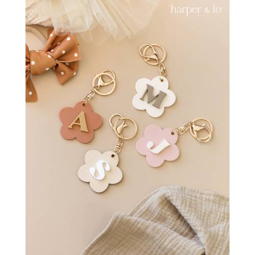 3D Custom Name Flower Keychain | Personalized Acrylic Initial Name Tag,Birthday Gift, Diaper Bag Backpack Tag, Boho Monogram Retro Daisy Tag