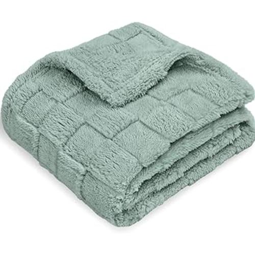 HOMRITAR Baby Blanket for Boys or Girls 3D Chessboard Grid Fleece Fluffy Toddlers Blanket Cozy Warmer Comfort Reversible Bed Blanket for Home Decor 30 x 40 Inches Green-Celadon