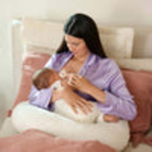 Ultra-Luxe Infant Feeding Pillow™ | Munchkin