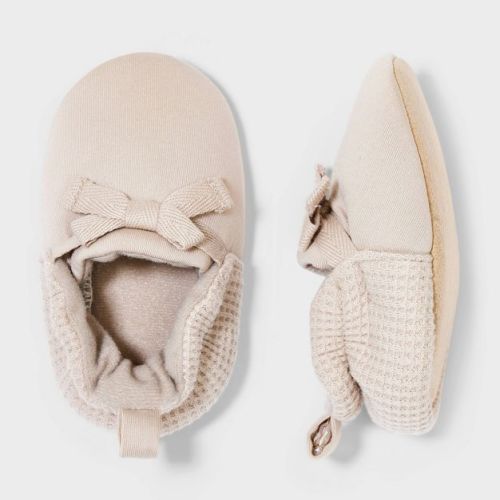 Baby Girls' Newborn Booties - Cloud Island™ Light Pink 3-6m