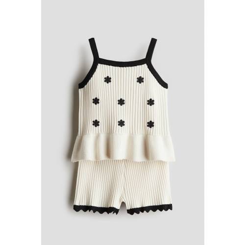 2-PIECE TOP AND SHORTS SET