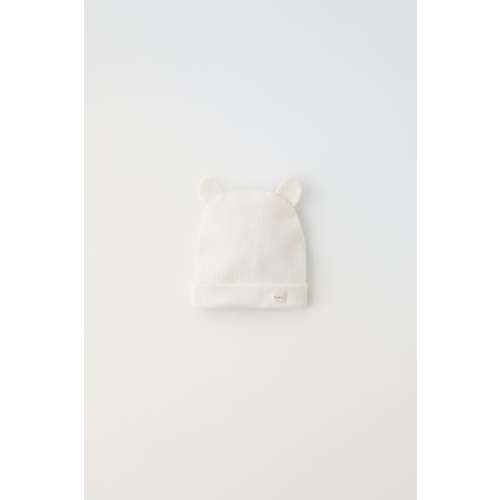 RIBBED EAR APPLIQUÉS HAT