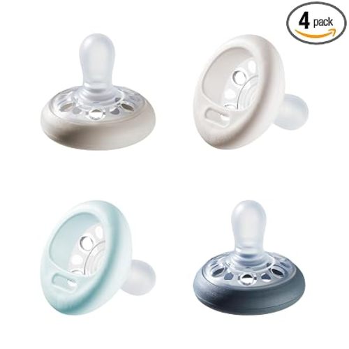 Tommee Tippee Breast-Like Pacifier, 0-6 Months, Symmetrical Design, Natural Breast-Like Baglet, BPA-Free Binkies, Pastel/Blue/Black, Pack of 4 | Symmetrical Design, Natural Breast-Like Baglet, BPA-Free Binkies, Pastel/Blue/Black