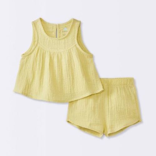 Baby Girls' Swiss Dot Tank Top & Shorts Set - Cloud Island™ Yellow Newborn