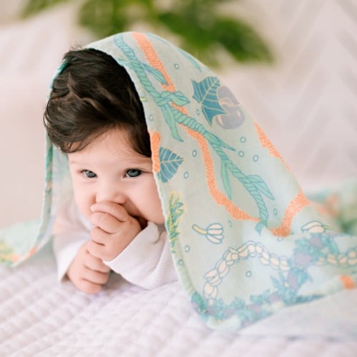 Lei Stand Muslin Swaddle Blanket
