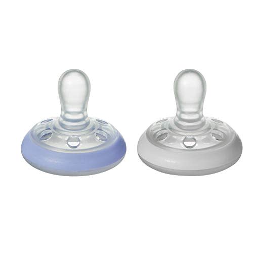 Tommee Tippee Breast-Like Night Pacifier, Glow in The Dark | Silicone, Orthodontic (0-6 Months, Blue/Grey, 2 Count)