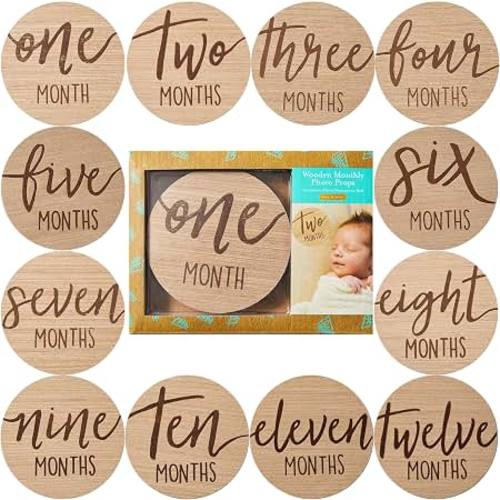 Amazon.com: Kate & Milo Baby Monthly Milestone Photo Props, 1-12 Months Marker Discs | 12 Month Set, 6 Reversible Wooden Photo Props, Classic Script Design, Gender-Neutral Newborn Gift, Milestone Photo Props