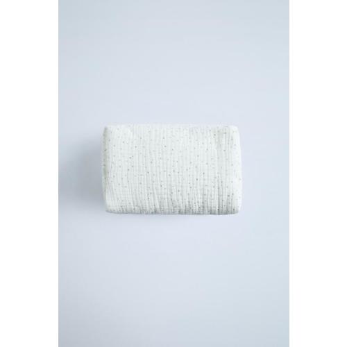 STARS PADDED TEXTURED TOILETRY BAG