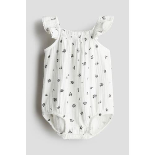 Patterned Muslin Romper Suit, Square Neckline, Sleeveless, White/floral, Kids | H&M USH&MH&MInstagramTikTokYouTubePinterestFacebookH&MPatterned Muslin Romper Suit, Square Neckline, Sleeveless, White/floral, Kids | H&M USPatterned Muslin Romper Suit, Squar