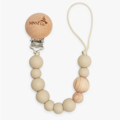 Ninni Co. Toffee Brown Pacifier Clip
