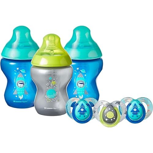 Tommee Tippee Closer to Nature Boldly Go Gift Set, 3x 9oz Baby Bottles, 3x 6-18mo Pacifiers, Slow Flow Breast-Like Nipple