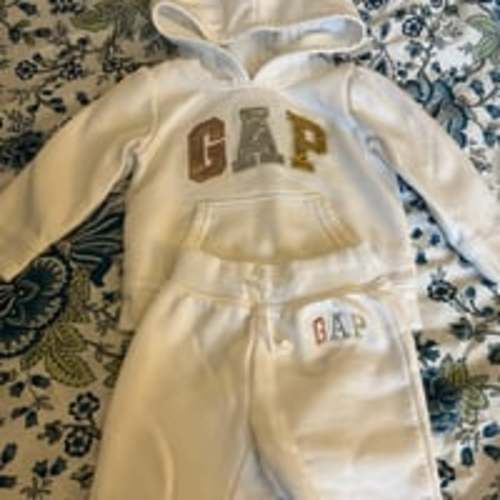 Gap sweat suit