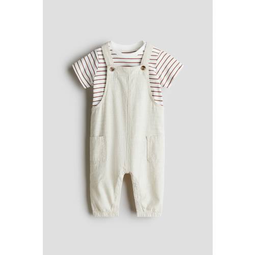 2-PIECE T-SHIRT AND OVERALLS SET