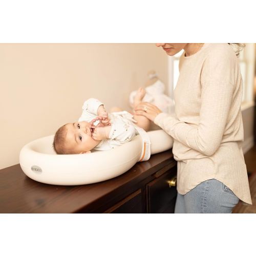 Keekaroo Peanut Changer Baby Vanilla– The Original Made in USA Easy-to-Clean Changing pad and The only Shell Over Foam, Fully Water Repellant