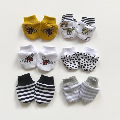 Choice of baby mittens, handmade scratch mitts, newborn baby, hospital bag, unisex, gender neutral, gloves