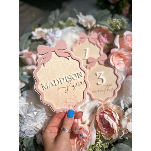 Personalized Monthly Milestone Set| Custom Baby Shower Gift for Girls|Monthly Milestone With Bow|Baby Name Sign for Hospital|Milestone Card