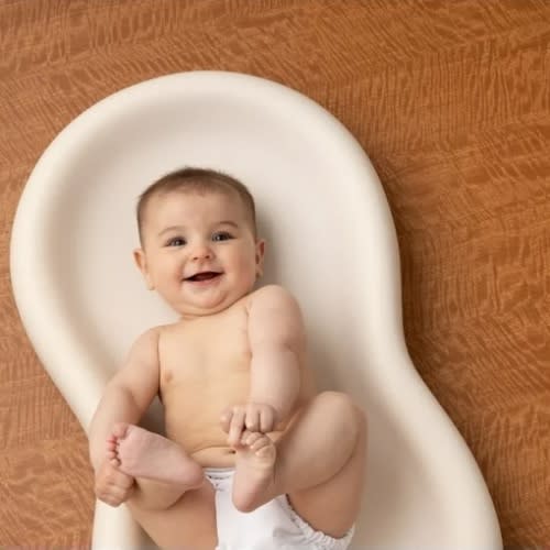 Keekaroo Peanut Changer in Vanilla