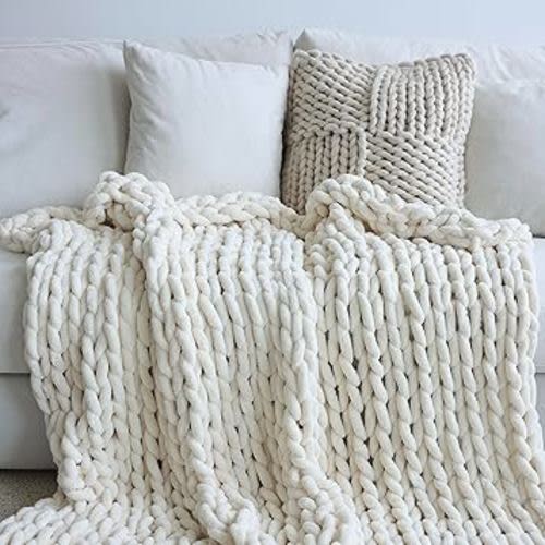 Maetoow Chenille Chunky Knit Blanket Throw （30×40 Inch）, Handmade Warm & Cozy Blanket Couch, Bed, Home Decor, Soft Breathable Fleece Banket, Christmas Thick and Giant Yarn Throws, Cream