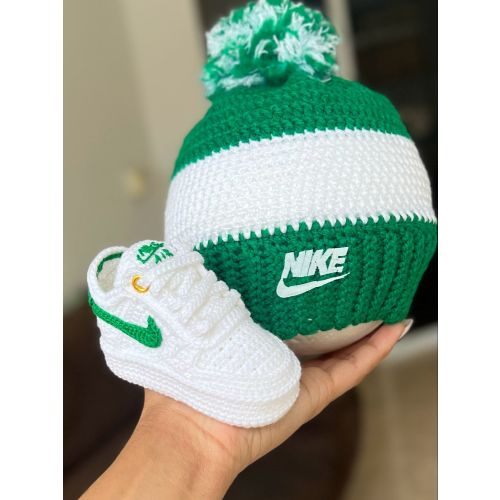 Nike set of sneakers and hat