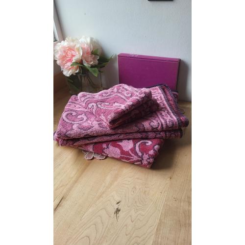 Vintage Lady Papperell Sculpted Bath Towel Hand Towel Face Towel Burgundy Tulip Floral Premium Select Collection Set of 5 Different Size