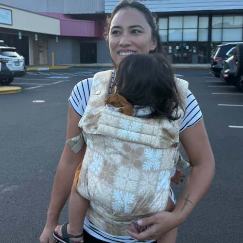 Kanakalū Carrier | Alaula Creations, LLC