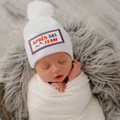 Apres Ski Team Newborn Baby Hat - Hospital Hat for baby skiers - Newborn hospital hat apres ski baby - baby gift for skiing parents