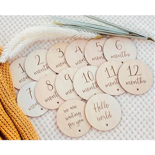Pequeño Baby Monthly Milestone Wooden Circles, 14 Newborn Photography Props for Photoshoot, Pregnancy & Baby Announcement, Hello World Newborn Sign, Gender-Neutral Gift for All Moms… (Numeric)