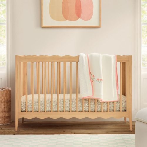 Daisy Convertible Crib in Blonde