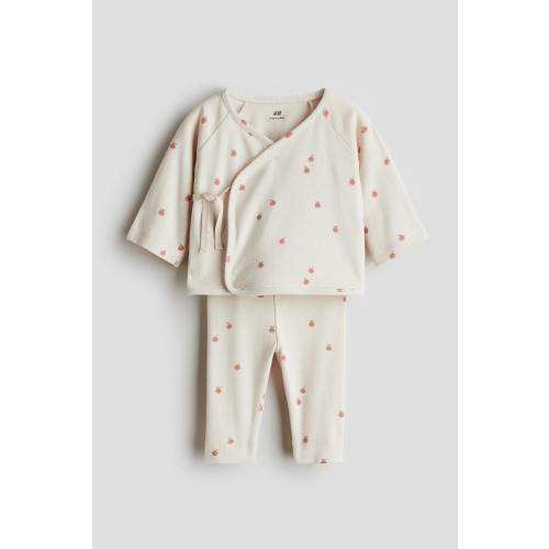 2-PIECE WRAPOVER TOP AND LEGGINGS SET