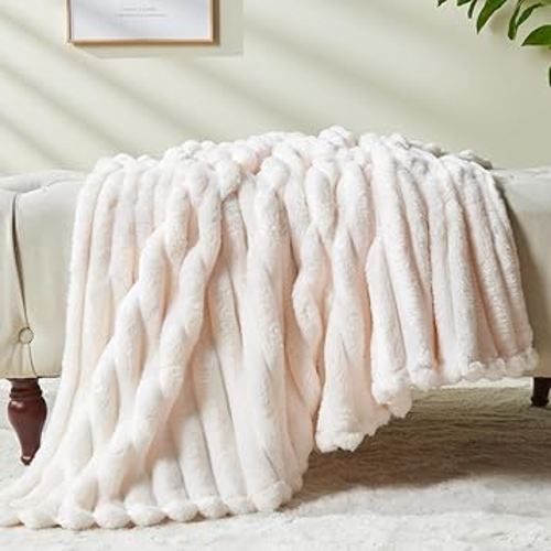 NEWCOSPLAY Super Soft Throw Blanket Ivory Premium Silky Flannel Fleece 3D Ribbed Jacquard Lightweight Bed Blanket All Season Use (Ivory Ribbed, Throw(40"x50"))