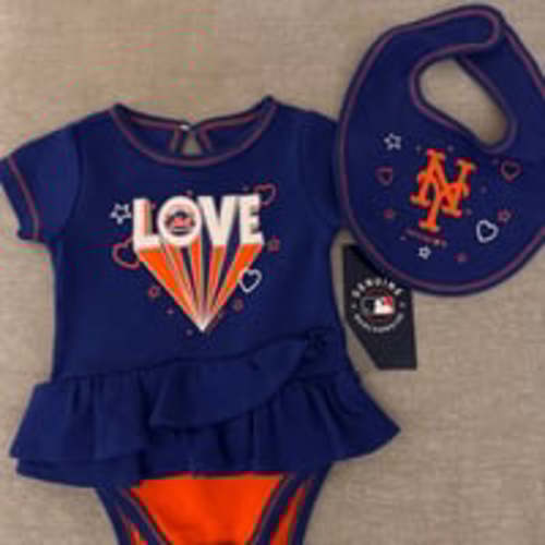 NY Mets baby onesie with bib 3-6mo