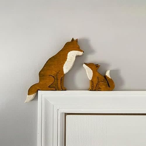 Mama and Baby Fox Door Topper Adorable Fox Shape Statue Door Corner Sculpture for Handcrafted Wood Decor Sign, Creative Wooden Art Figurine Ornament for Garden (Wood Fox(Mama+Baby))
