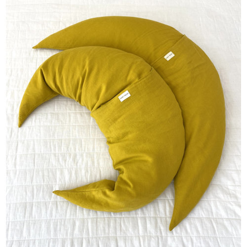 Natural pregnancy and feeding pillow. Daisy Fields.