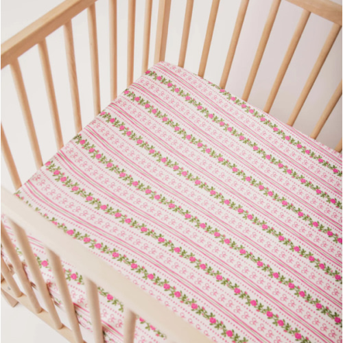 Bowquet of Roses Crib Sheet