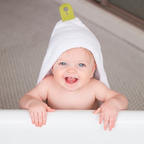PujÂ® Hug Hands-Free Hooded Infant Towel