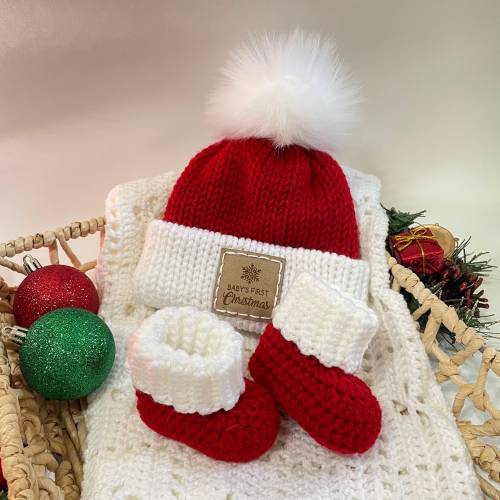 Baby&#39;s First Christmas Beanie & Booties Set - Knit Baby Beanie - Crochet Baby Booties - Baby&#39;s First Outfit - Going Home Outfit - Baby Gift