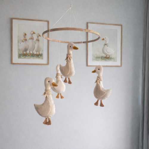 Goose baby nursery mobile - Baby mobile goose- Baby mobile neutral - Goose baby shower -Baby crib - felt gosse